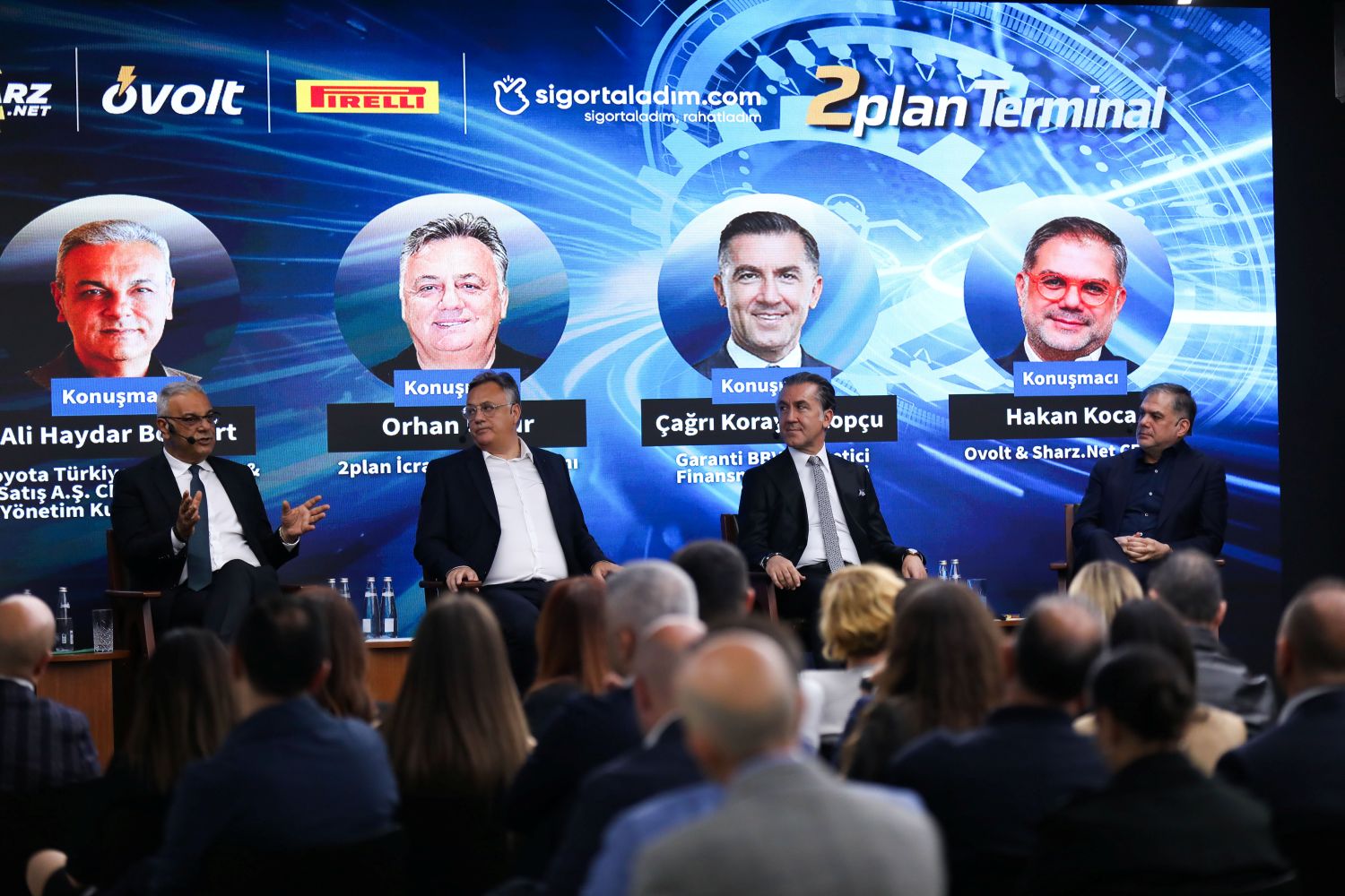 OTOMOTİV SEKTÖRÜ “OTOMOTİVİN DÖNÜŞÜMÜ KONFERANSI”NDA BULUŞTU