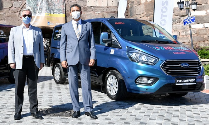  HİBRİT ELEKTRİKLİ TİCARİ ARACI CUSTOM PHEV’LER ANKARA’DA