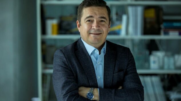 YÜKSELEN YAKIT FİYATLARI ELEKTRİKLİ ARAÇLARIN POPÜLERLİĞİNİ ARTIRIYOR