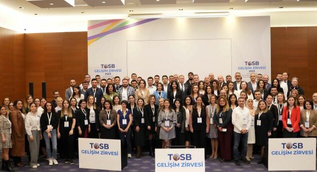 TOSB GELİŞİM ZİRVESİ FARKLI SEKTÖRLERDEN BİRÇOK PROFESYONELİ BİR ARAYA GETİRDİ!