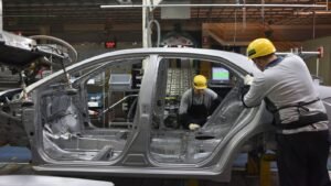 OTOMOTİV ÜRETİMİ İLK ÇEYREKTE GERİLEDİ